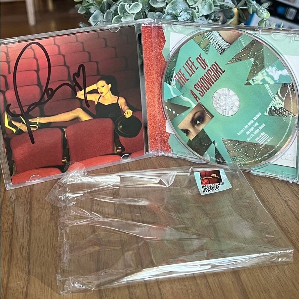 Taylor Swift TLOAS The Life of a Showgirl Signed CD with heart Insert # 4